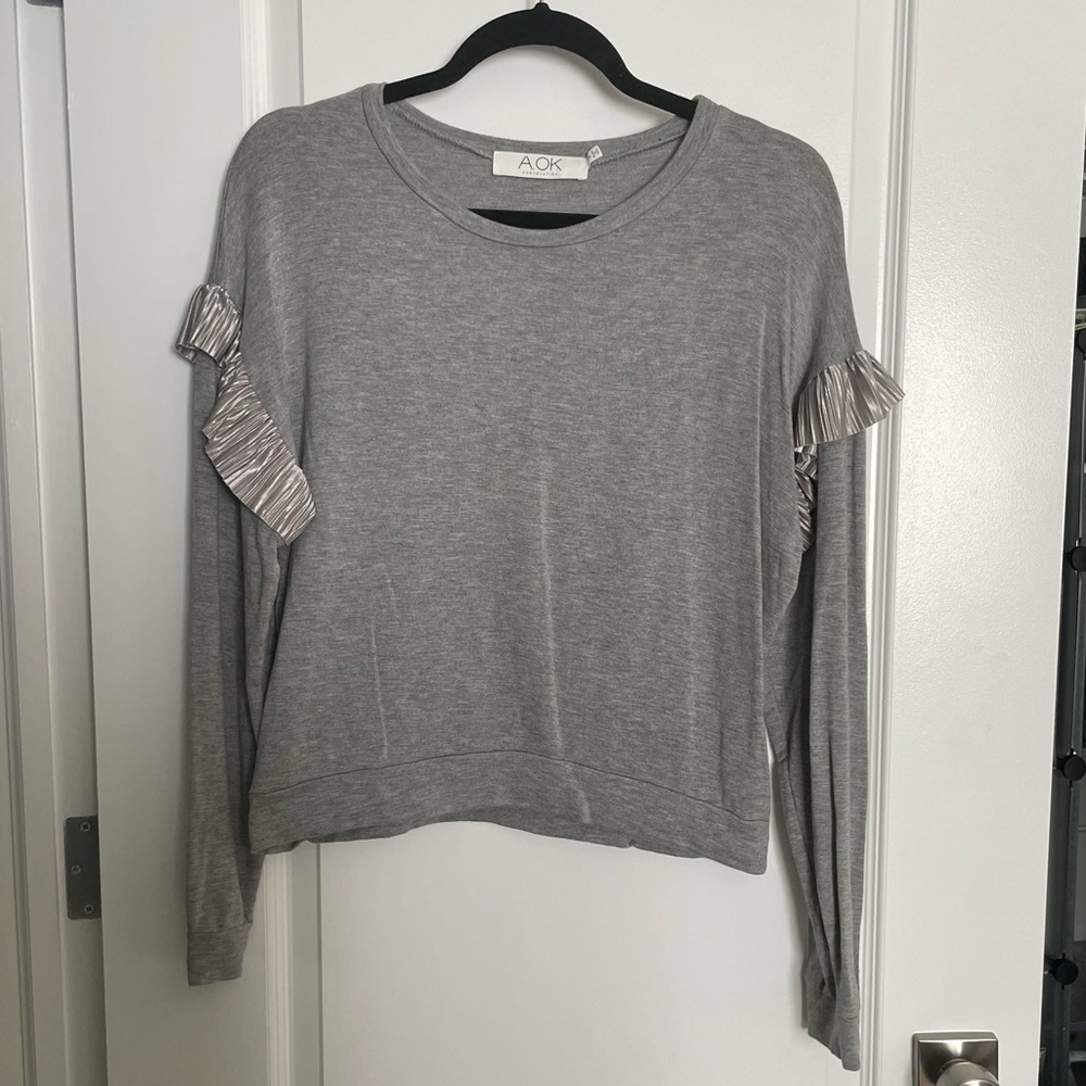 A OK Coevolution Grey Ruffle Sleeve Top